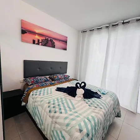 El Tesoro, Beautiful, Two Bedrooms Tenerife Sur Apartment *